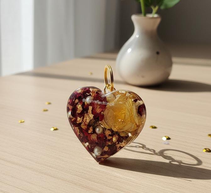 Resin Gajras Preserved Heart Keychain 3D