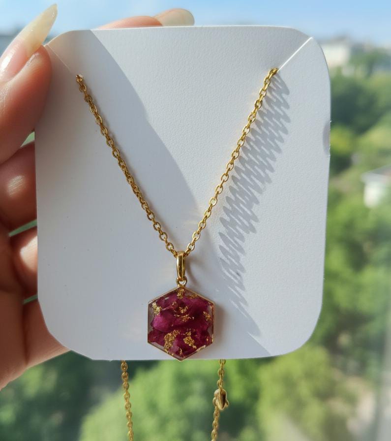 Mini Rhumbas Shape Pendant With Preserved Flowers