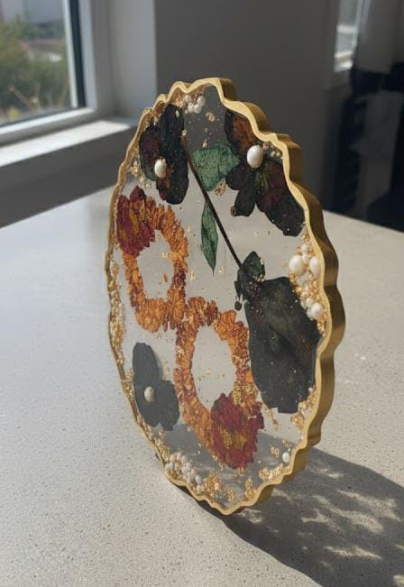 Resin Gajras/Flowers Preserved Frame With Hook On Back
